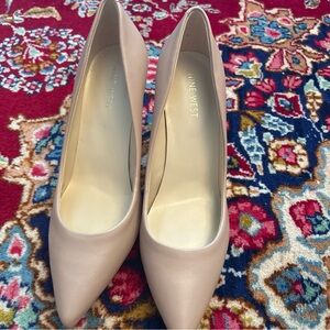 Nine West heels size 8 women light natural leather